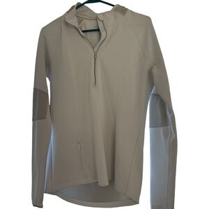 Athleta size M pullover in white and grey